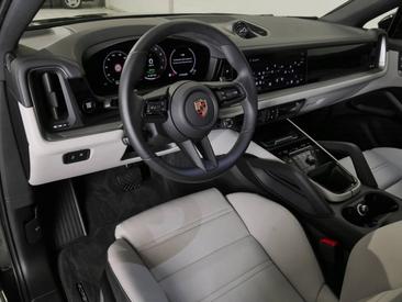 Porsche Cayenne III E-Hybrid Coupé — photo 17
