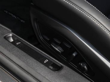Porsche 992 II Carrera 4 GTS Cabriolet — photo 27
