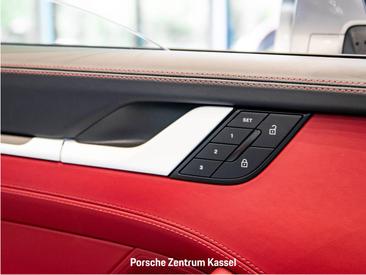 Porsche 992 II Carrera 4 GTS Cabriolet — photo 29