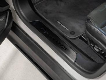 Porsche Taycan GTS Sport Turismo — photo 37