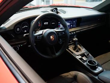 Porsche 992 I GT3 Mit Touring-Paket — photo 40