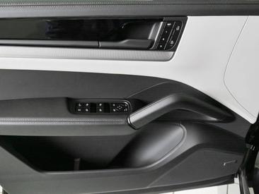 Porsche Cayenne III E-Hybrid Coupé — photo 40