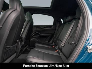 Porsche Cayenne III E-Hybrid Coupé Black Edition — photo 17