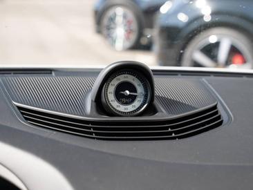 Porsche Taycan Sport Turismo — photo 14