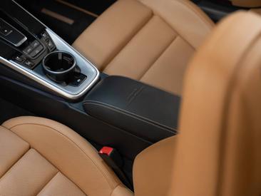 Porsche 992 I Turbo S Cabriolet — photo 24