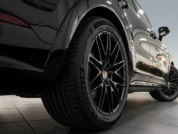 Porsche Cayenne III E-Hybrid Coupé Black Edition — photo 6