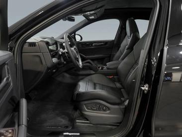 Porsche Cayenne III E-Hybrid Coupé Black Edition — photo 11