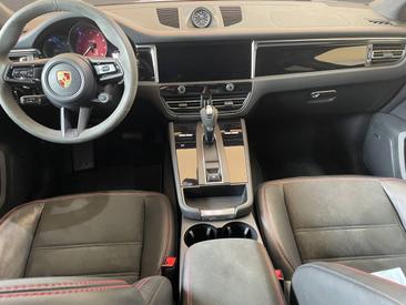 Porsche Macan GTS — photo 14