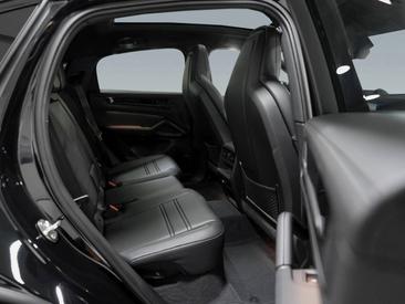 Porsche Cayenne III E-Hybrid Coupé Black Edition — photo 16