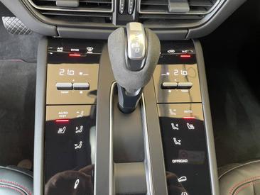 Porsche Macan GTS — photo 18