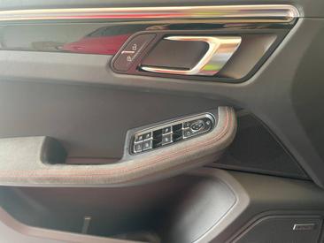 Porsche Macan GTS — photo 19