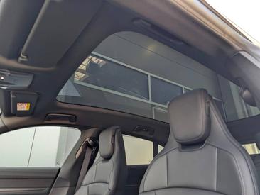 Porsche Taycan ph2 4 Cross Turismo — photo 25