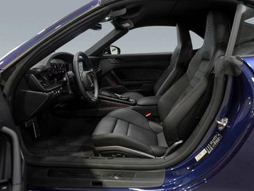 Porsche 992 II Carrera GTS Cabriolet — photo 11