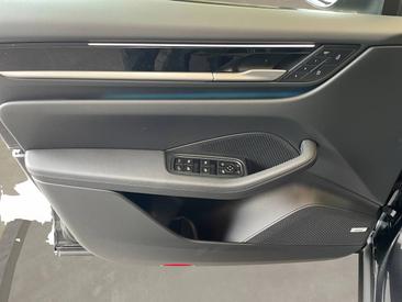 Porsche Macan Electrique 4 — photo 19