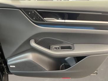 Porsche Macan Electrique 4 — photo 20