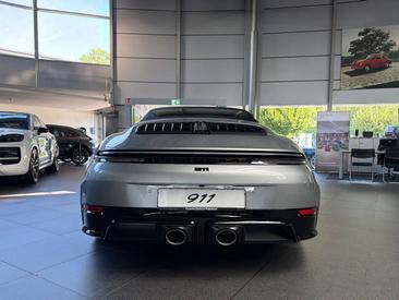 Porsche 992 II Carrera 4 GTS Cabriolet — photo 4
