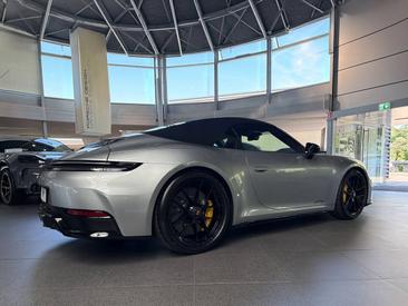 Porsche 992 II Carrera 4 GTS Cabriolet — photo 5