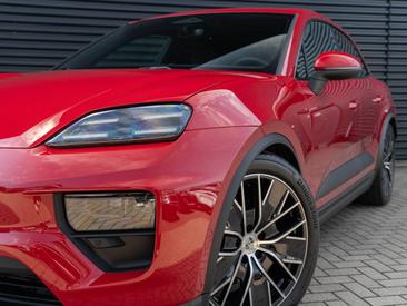 Porsche Macan Electrique 4 — photo 15
