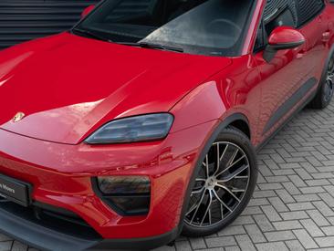 Porsche Macan Electrique 4 — photo 17