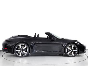 Porsche 992 II Carrera Cabriolet — photo 9