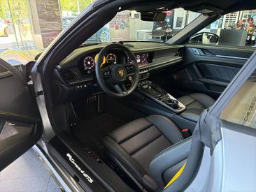 Porsche 992 II Carrera 4 GTS Cabriolet — photo 11