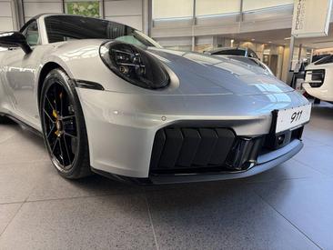 Porsche 992 II Carrera 4 GTS Cabriolet — photo 14