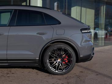 Porsche Macan Electrique GTS — photo 9
