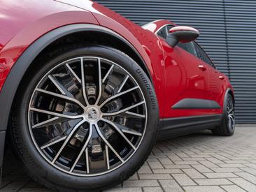 Porsche Macan Electrique 4 — photo 23