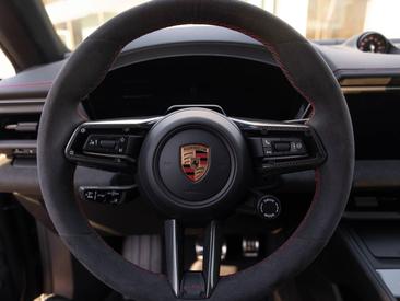 Porsche Macan Electrique GTS — photo 14