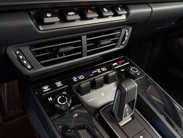 Porsche 992 II Carrera 4 GTS Cabriolet — photo 19