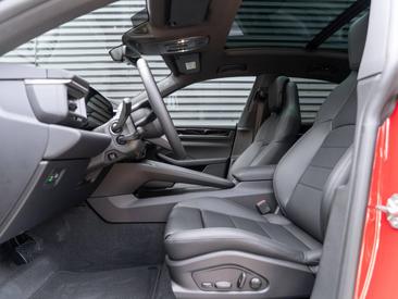 Porsche Macan Electrique 4 — photo 26