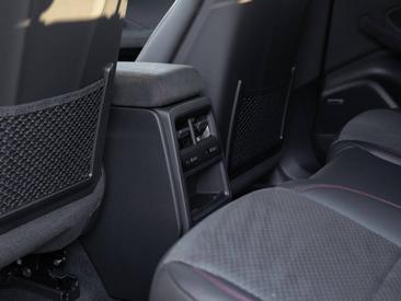 Porsche Macan Electrique GTS — photo 17