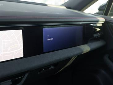 Porsche Macan Electrique GTS — photo 27