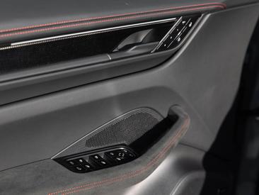 Porsche Macan Electrique GTS — photo 30