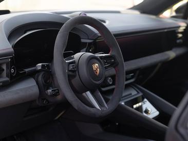 Porsche Macan Electrique GTS — photo 31
