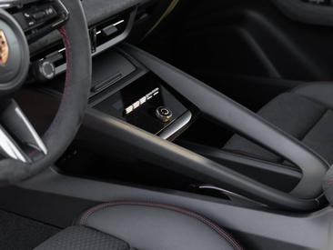 Porsche Macan Electrique GTS — photo 32