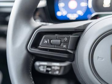 Porsche Macan Electrique 4 — photo 33