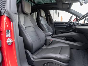 Porsche Macan Electrique 4 — photo 37