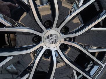 Porsche Macan Electrique 4 — photo 43