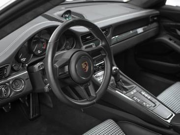 Porsche 991 I R — photo 22