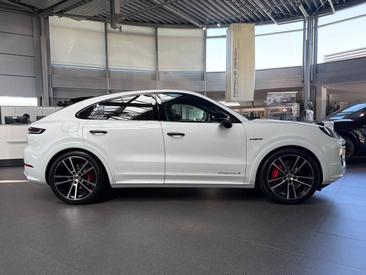 Porsche Cayenne III S E-Hybrid Coupé Black Edition — photo 6