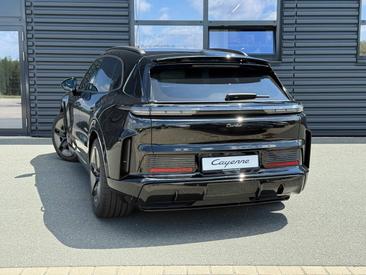 Porsche Cayenne E4 Turbo Electric — photo 3