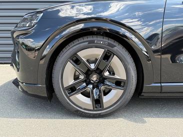 Porsche Cayenne E4 Turbo Electric — photo 7