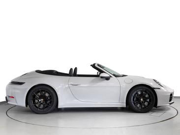 Porsche 992 II Carrera 4S Cabriolet — photo 9