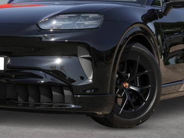 Porsche Cayenne E4 Electric — photo 7