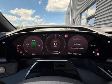 Porsche Cayenne E4 Turbo Electric — photo 18