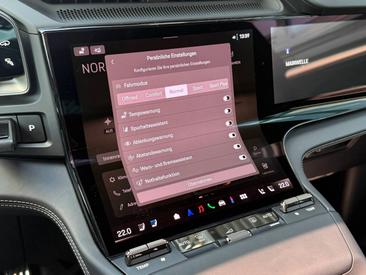 Porsche Cayenne E4 Turbo Electric — photo 21