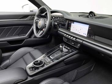 Porsche 992 II Carrera 4S Cabriolet — photo 17
