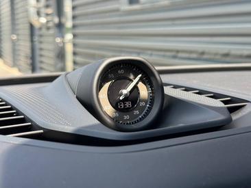 Porsche Cayenne E4 Turbo Electric — photo 32