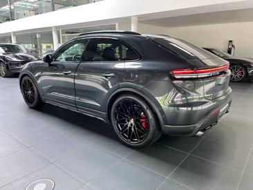 Porsche Macan Electrique 4S — photo 3